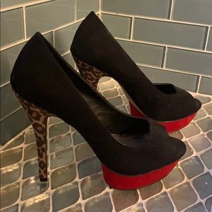 Elle Pumps